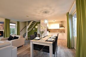 Breskens Haven: Relax, Explore & Dine