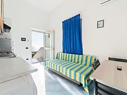 Quaint Apartment in Policastro Bussentino near Sea