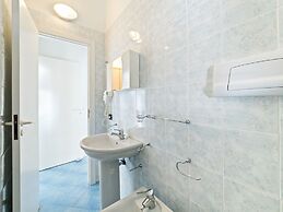 Quaint Apartment in Policastro Bussentino near Sea