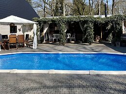 Villa in Wateren With Covered Terrace