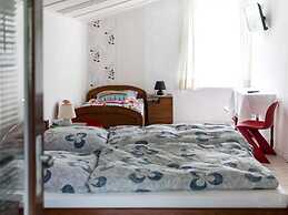 Lake View Apartment in Klein Pravtshagen near Seabeach with Garden