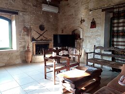 Spacious Villa in Margarites With Private Garden