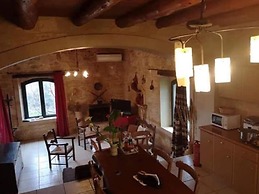 Spacious Villa in Margarites With Private Garden