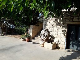 Spacious Villa in Margarites With Private Garden