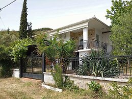 Seaside Holiday Home With Balcony