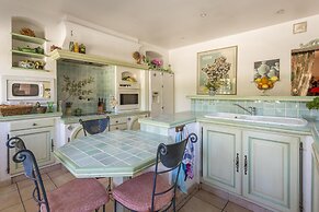 Frejus Villa With Private Pool & Beach