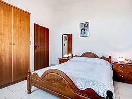 Holiday Villa With sea View in Paralia Avlidas