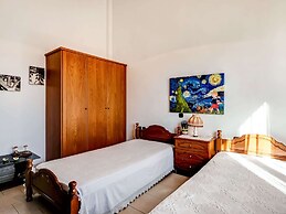 Holiday Villa With sea View in Paralia Avlidas