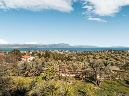 Holiday Villa With sea View in Paralia Avlidas
