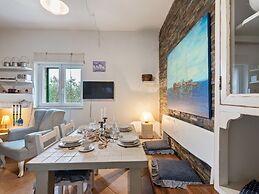 Homely Apartment in Genova With Sea Nearby