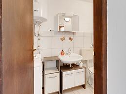 Simplistic Holiday Home in Jasenice Rovanjska near Sea