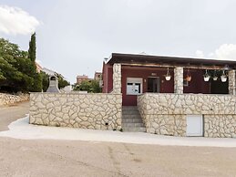 Simplistic Holiday Home in Jasenice Rovanjska near Sea