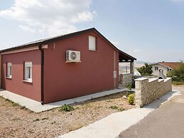 Simplistic Holiday Home in Jasenice Rovanjska near Sea