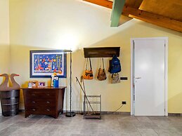 Belvilla by OYO Secluded Apartment With Balcony