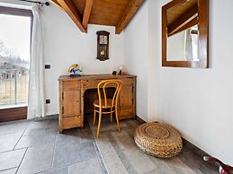 Belvilla by OYO Secluded Apartment With Balcony