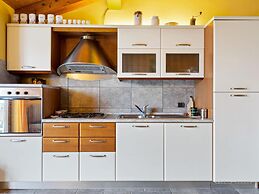Belvilla by OYO Secluded Apartment With Balcony