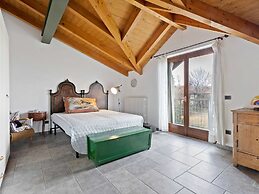 Belvilla by OYO Secluded Apartment With Balcony