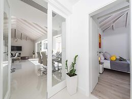 Luxurious Villa in Debeljak With Swimming Pool