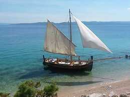 Luxurious Villa in Debeljak With Swimming Pool