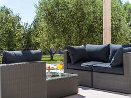 Luxurious Villa in Debeljak With Swimming Pool