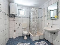 Enticing Apartment in Vir near Seabeach