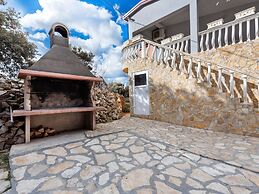 Enticing Apartment in Vir near Seabeach