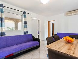 Enticing Apartment in Vir near Seabeach