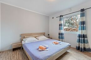 Enticing Apartment in Vir near Seabeach