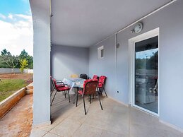 Enticing Apartment in Vir near Seabeach