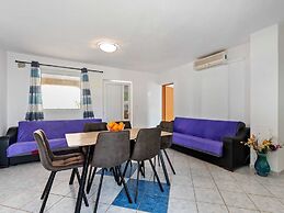 Enticing Apartment in Vir near Seabeach