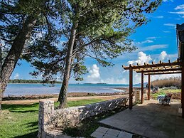 Secluded Holiday Home in Pašman near Sea