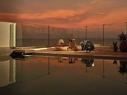 Oceanis Luxury Suites