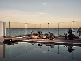 Oceanis Luxury Suites