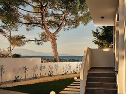 Oceanis Luxury Suites