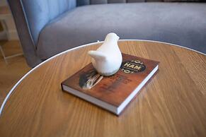 Warm Nest Central Location@collins