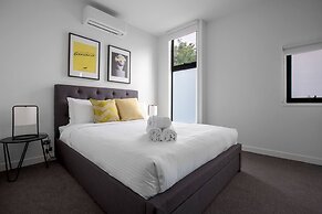 Elegant Stylish Living@mooneeponds Wifi/parking