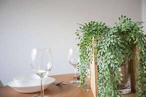 Elegant Stylish Living@mooneeponds Wifi/parking