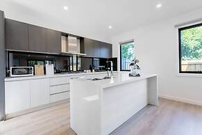 WoW Factor!luxe 4BR Townhouse@glen Waverley