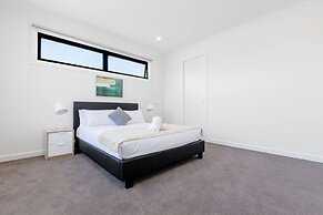 WoW Factor!luxe 4BR Townhouse@glen Waverley