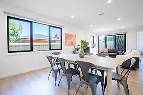 WoW Factor!luxe 4BR Townhouse@glen Waverley