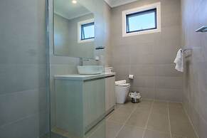 WoW Factor!luxe 4BR Townhouse@glen Waverley