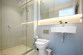 Central Melbourne 2br2bt APT on Collins St+parking