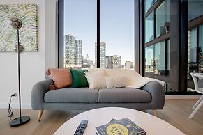 Central Melbourne 2br2bt APT on Collins St+parking