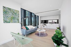 Central Melbourne 2br2bt APT on Collins St+parking