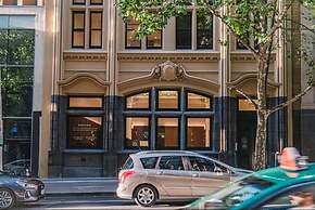 Modern Living@collins Centro Location 2BR