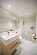 Modern Living@collins Centro Location 2BR