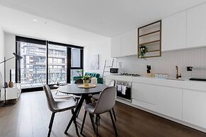Perfect Location 2 Bdrs Apartment@glen Waverley