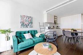 Perfect Location 2 Bdrs Apartment@glen Waverley