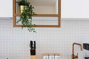 Perfect Location 2 Bdrs Apartment@glen Waverley