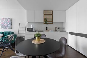 Perfect Location 2 Bdrs Apartment@glen Waverley